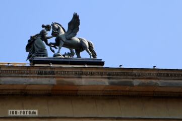 Dachfigur Altes Museum, Berlin