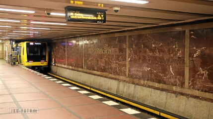U-Bahnhof Mohrenstrasse Noch darf der Mohrenstrasse heissen, wer weiss, wie lange noch... Berlin, 2024